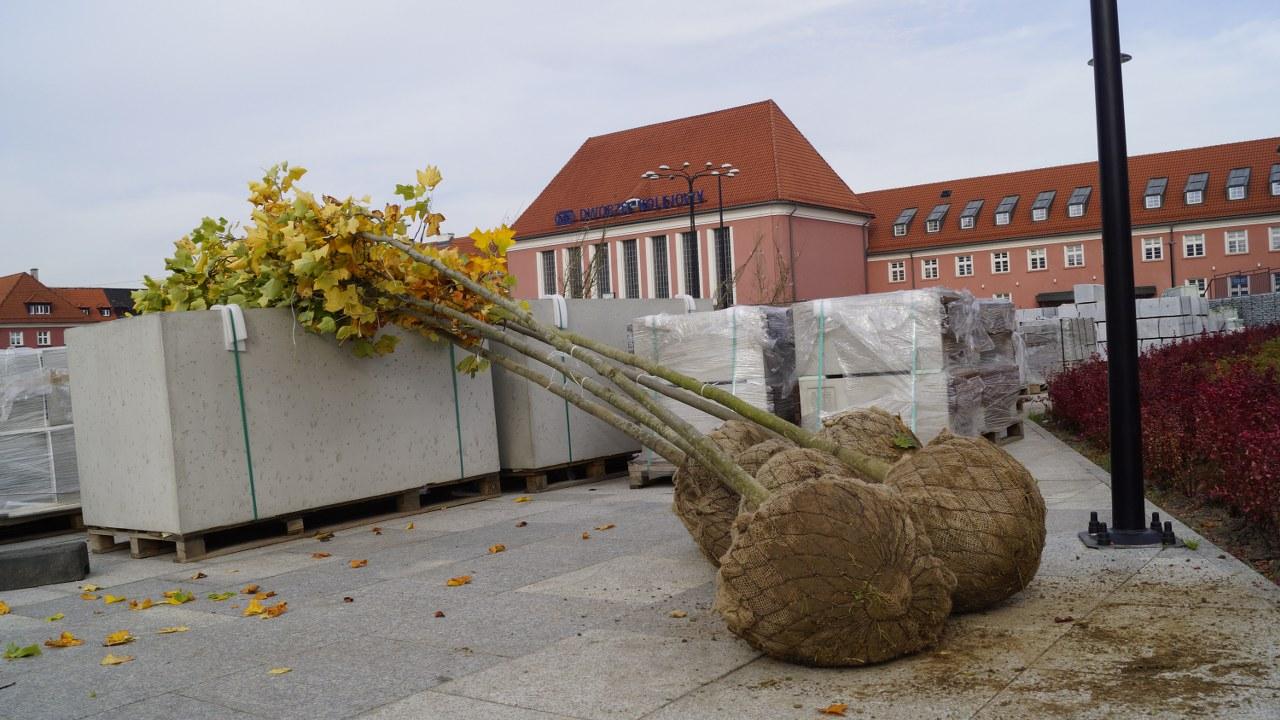 nasazenia plac przed dworcem
