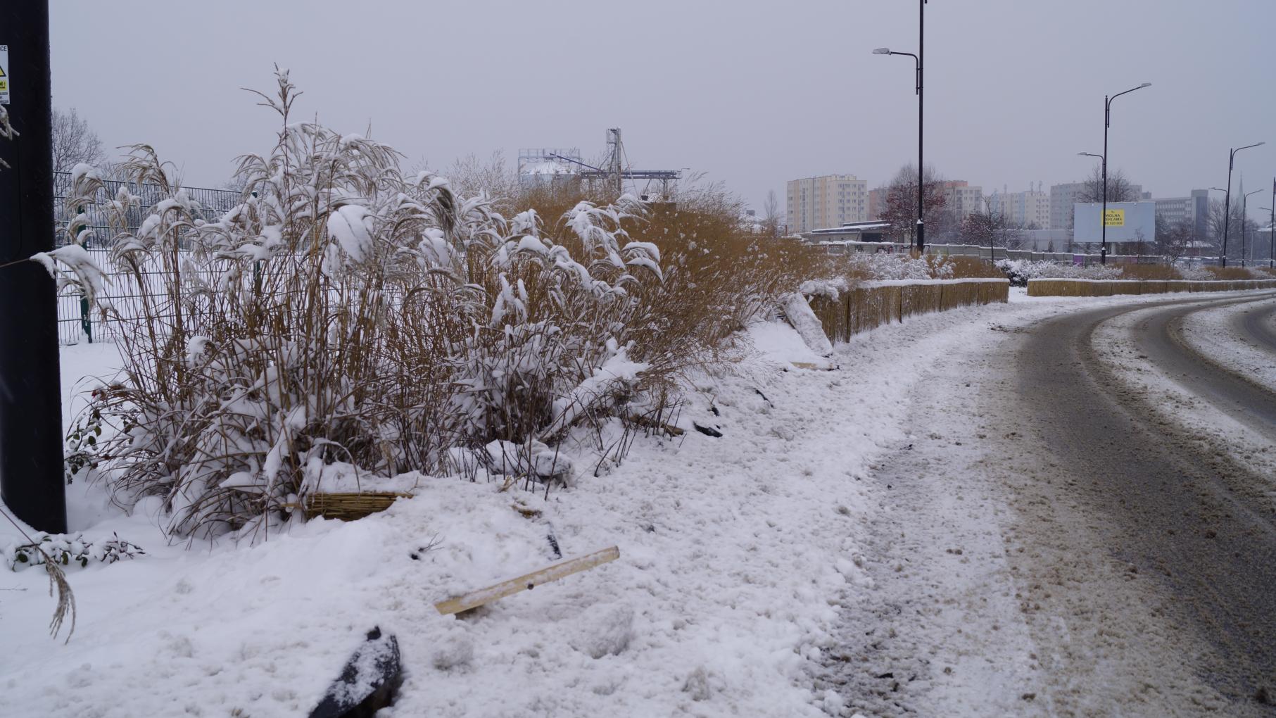 Zniszczone maty ochronne