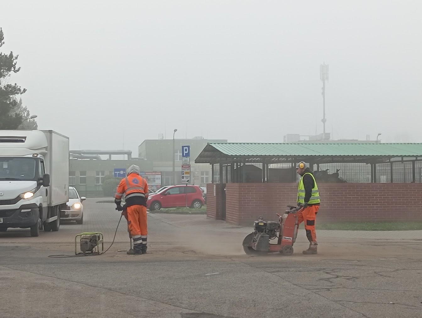 Jezdnie i chodniki pod stałą opieką - jesienią przyspieszamy z bieżącymi naprawami