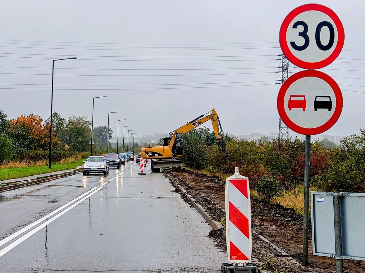 Trwają prace przygotowawcze do budowy drogi dla rowerów wzdłuż Edisona