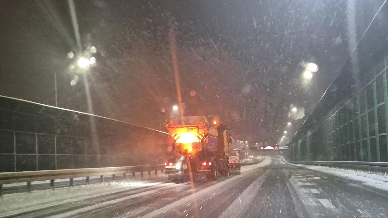 Zima nie odpuszcza. Służby pracują non stop.