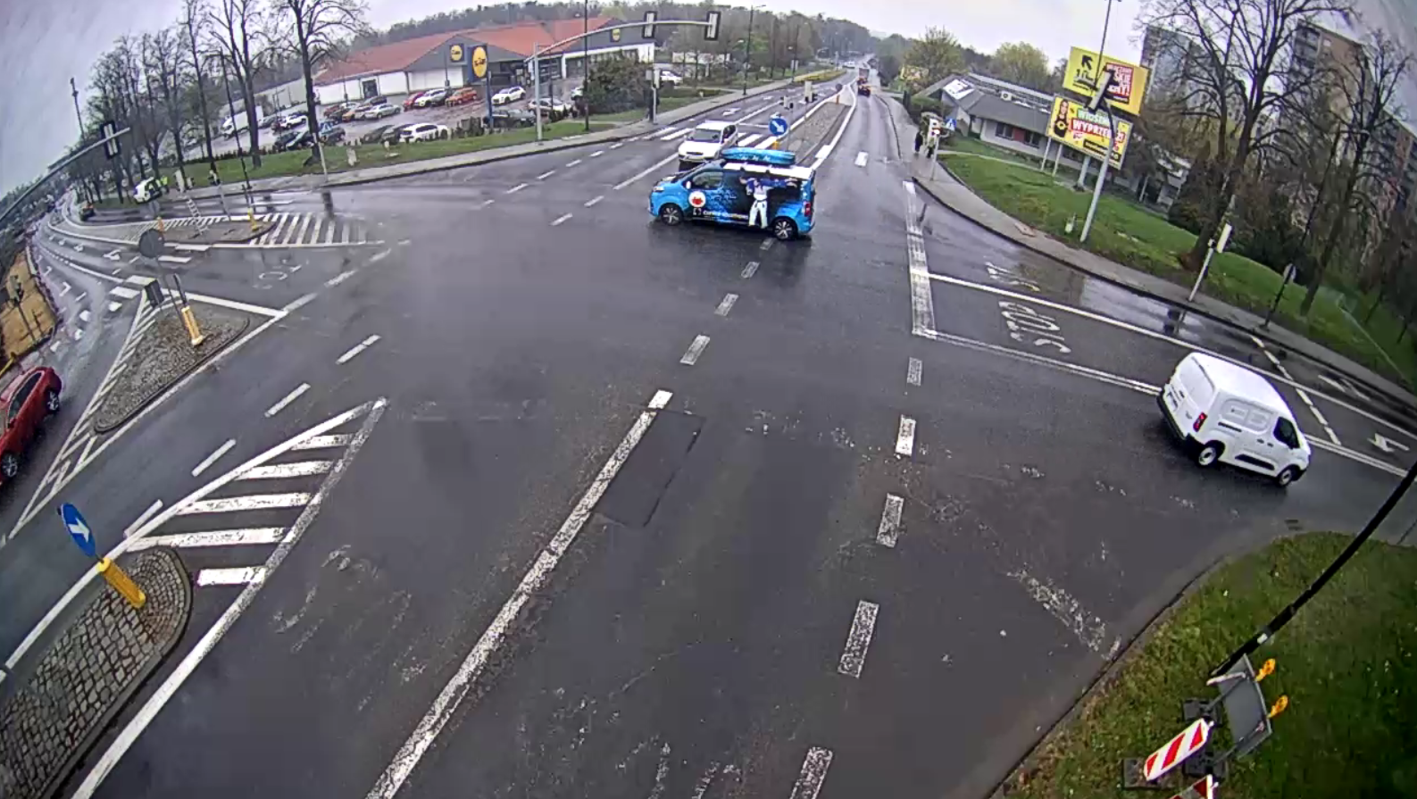 Czasowe, pulsujące żółte światło ...