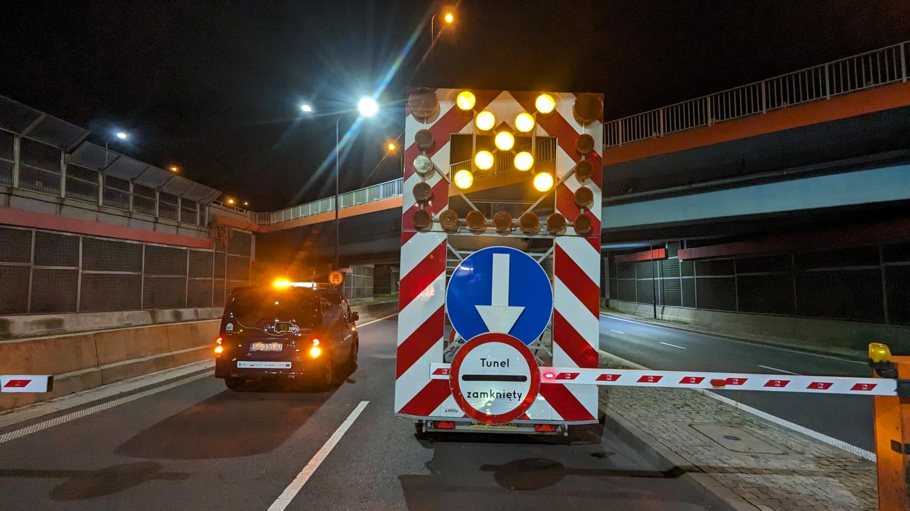 Prace techniczne i porządkowe w tunelu DTŚ.